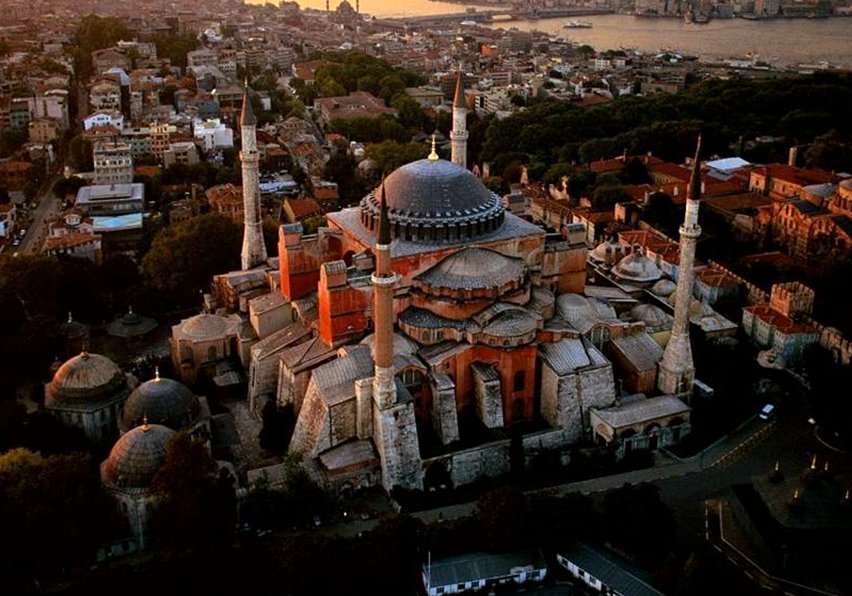 Προκαλούν τα τουρκικά ΜΜΕ: Η Αγία Σοφία είναι τέμενος, είναι δική μας, είναι του Ισλάμ